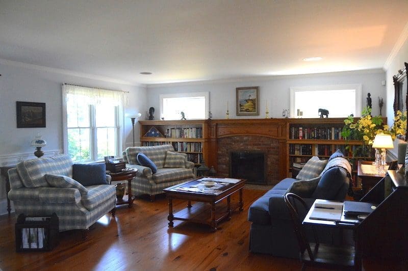 coffey house bed and breakfast living room