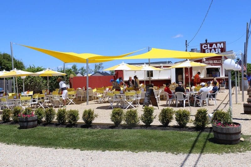 the clam bar amagansett outdoor seating