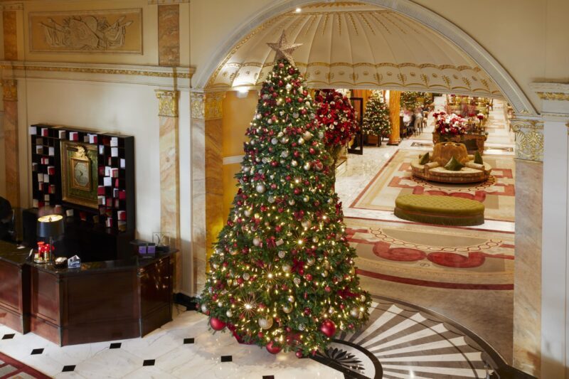 christmas tree lobby the dorchester london