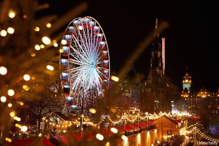 edinburgh christmas market at night lights festive