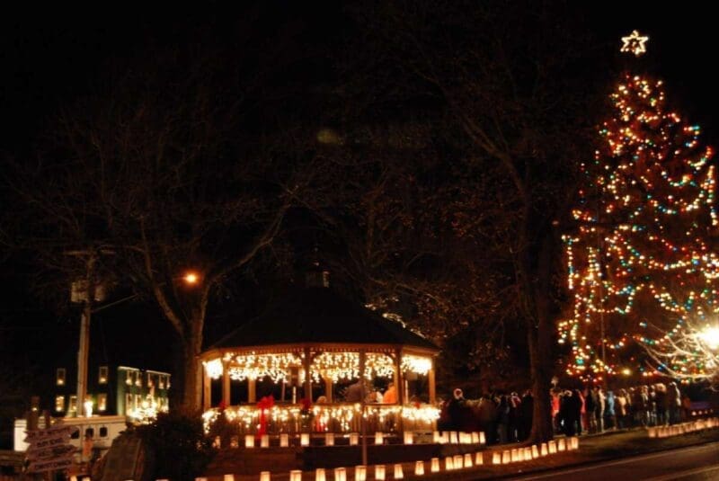 bethlehem christmas town festival ct at night festive new england town