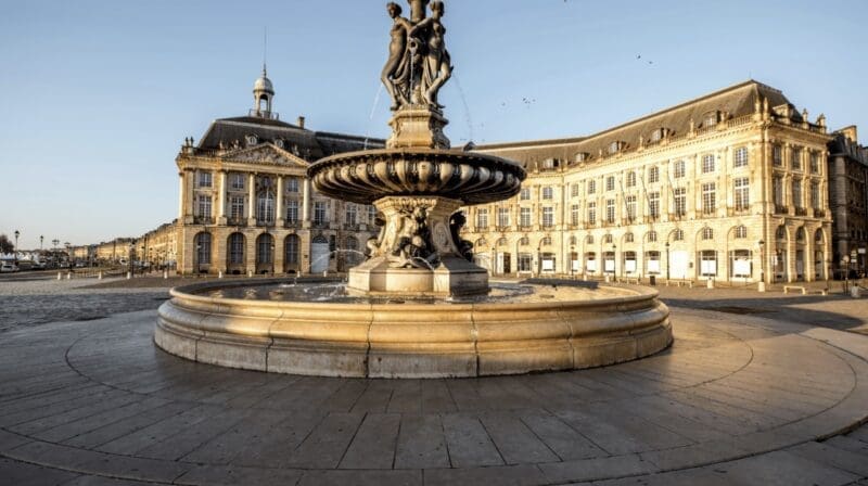 bordeaux architecture in france historic