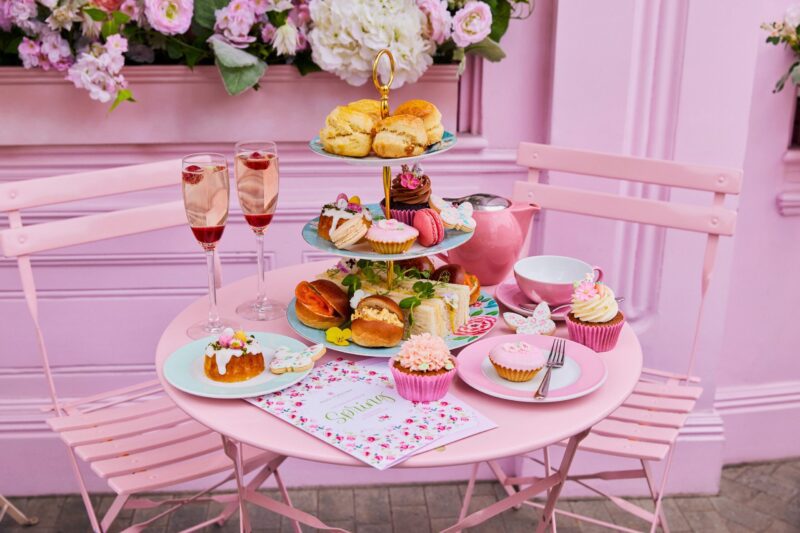 peggy porschen spring table flowers Belgravia