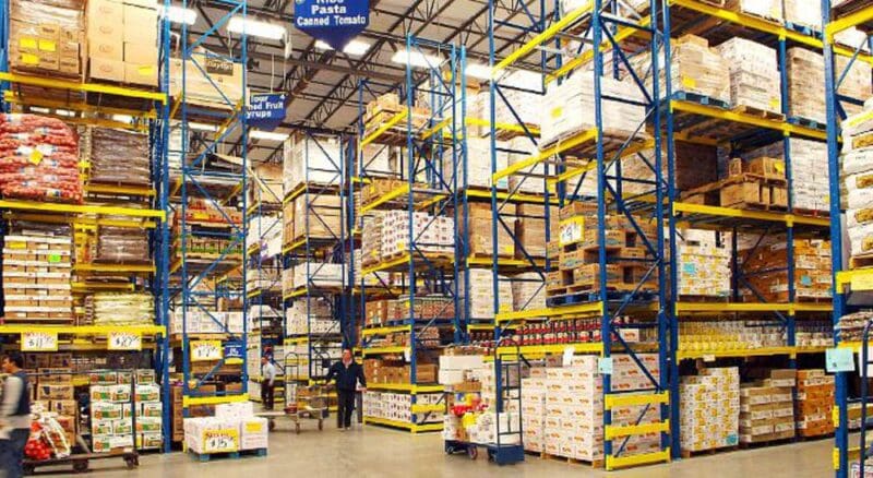 wholesale supply store bulk shelves