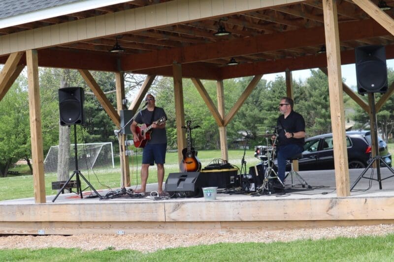 live music and country fair New England