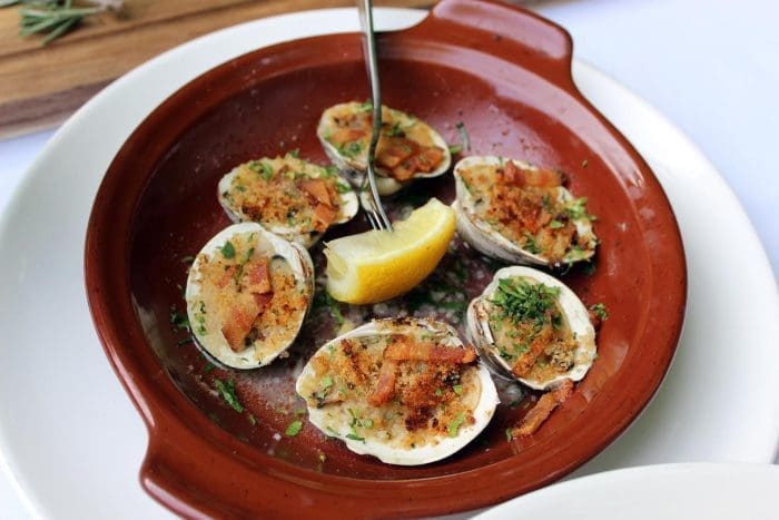 stuffed baked clams with lemon