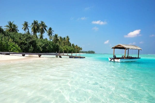 A fantastic beach on the island of Medhufushi in the Maldives