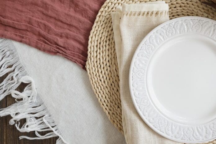 table cloths with plate