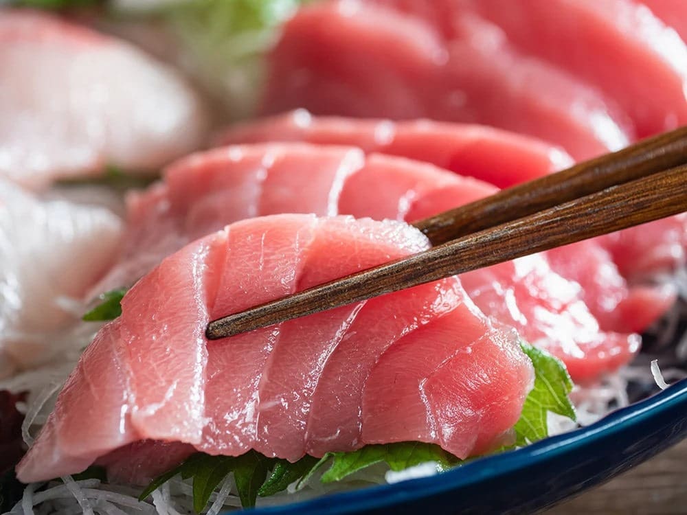 Tuna raw sushi